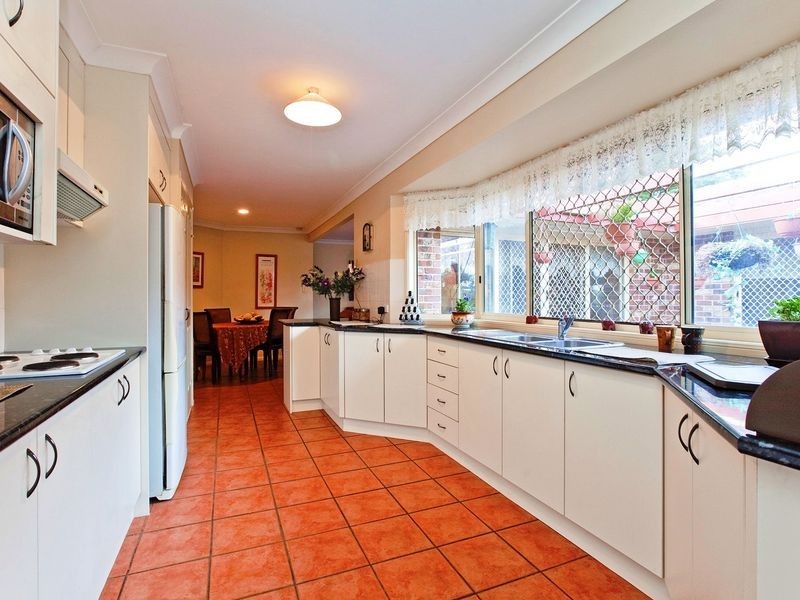 5 Newlands Street, Redland Bay QLD 4165