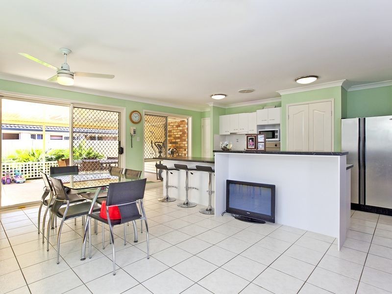 9 Spike Street, Redland Bay QLD 4165