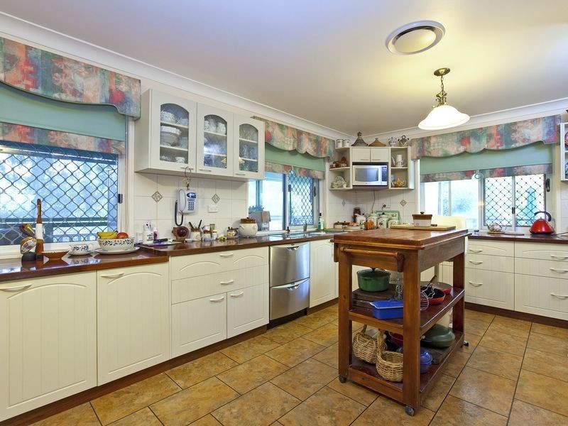 9 Double Jump Road, Redland Bay QLD 4165