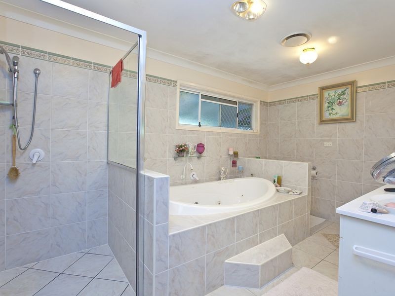 9 Double Jump Road, Redland Bay QLD 4165