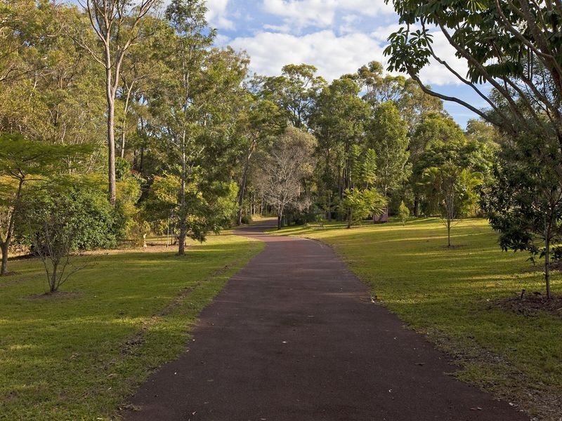 9 Double Jump Road, Redland Bay QLD 4165
