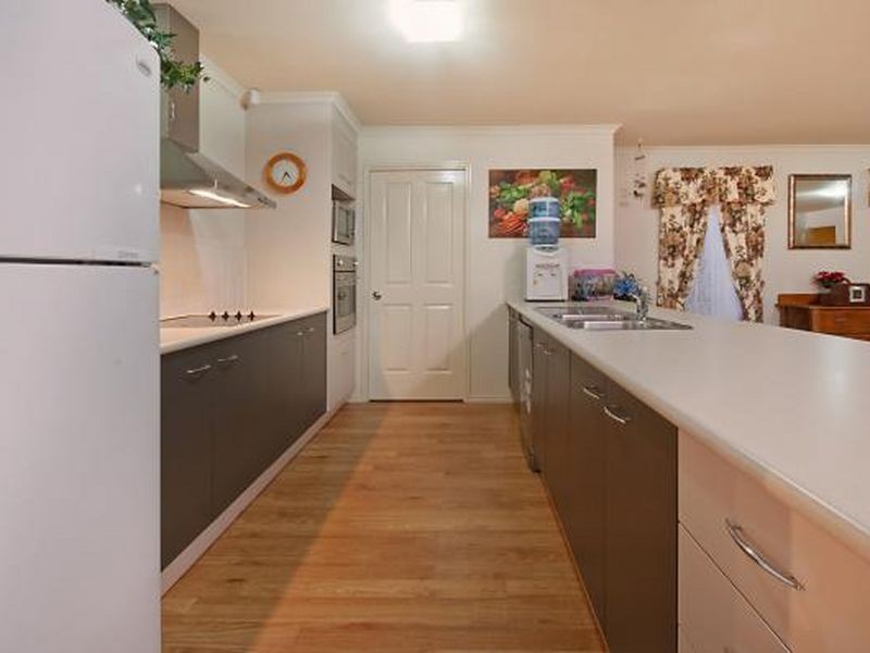 33 Aquila Street, Redland Bay QLD 4165