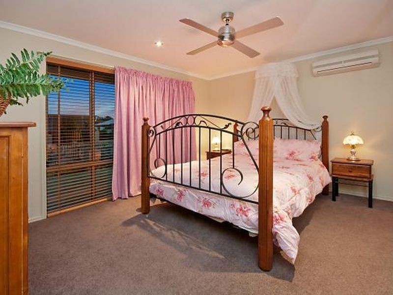 33 Aquila Street, Redland Bay QLD 4165