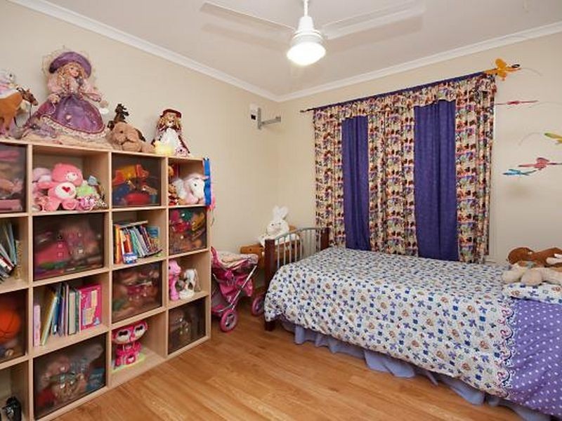 33 Aquila Street, Redland Bay QLD 4165