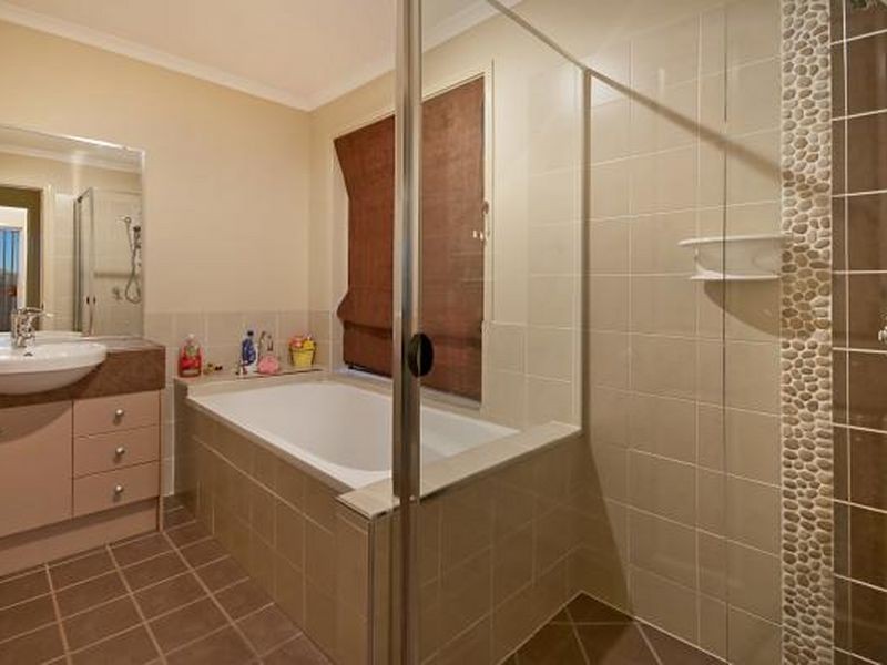 33 Aquila Street, Redland Bay QLD 4165