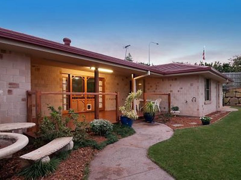 33 Aquila Street, Redland Bay QLD 4165