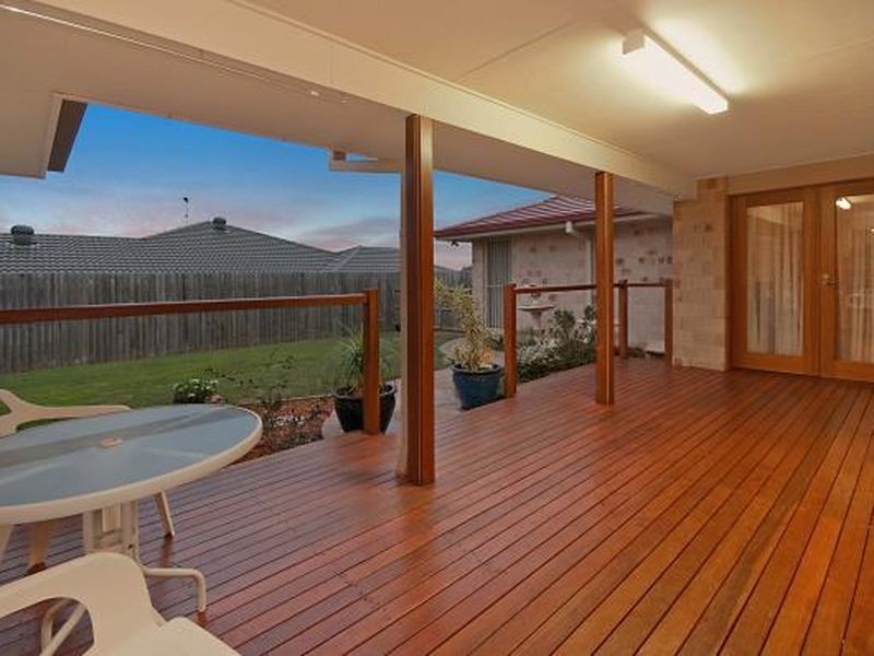 33 Aquila Street, Redland Bay QLD 4165