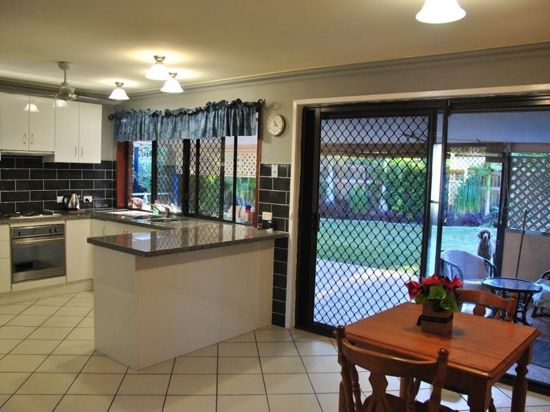 15 PENROSE AVENUE, Redland Bay QLD 4165