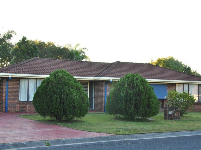 15 PENROSE AVENUE, Redland Bay QLD 4165