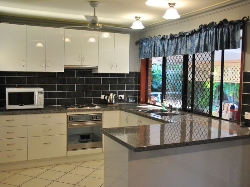 15 PENROSE AVENUE, Redland Bay QLD 4165