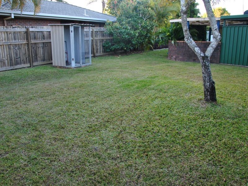 15 PENROSE AVENUE, Redland Bay QLD 4165