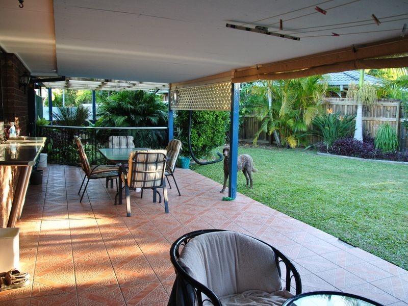 15 PENROSE AVENUE, Redland Bay QLD 4165