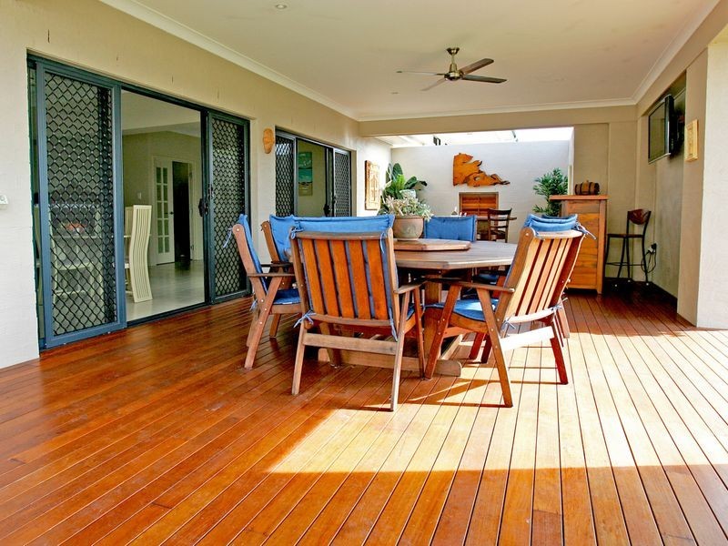 4 Sandy Cove Place, Redland Bay QLD 4165