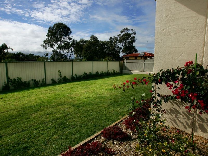 4 Sandy Cove Place, Redland Bay QLD 4165