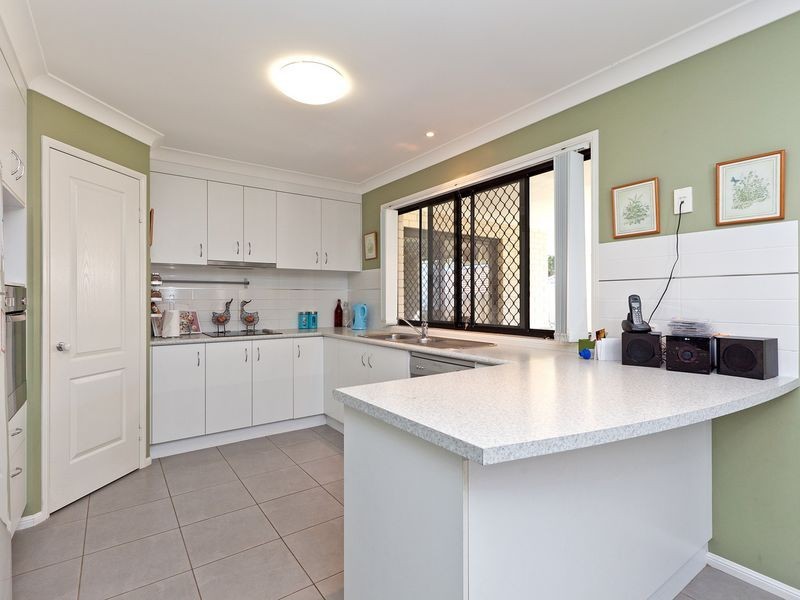 31 Emperor Drive, Redland Bay QLD 4165