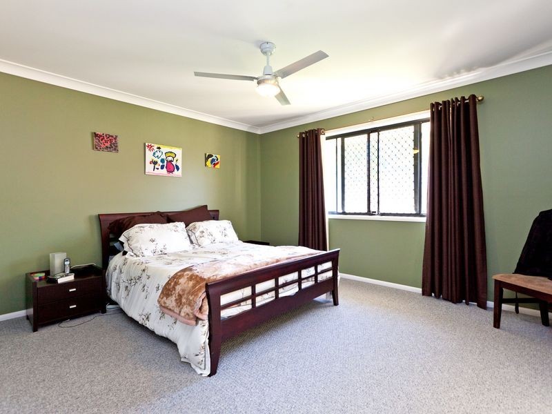 31 Emperor Drive, Redland Bay QLD 4165