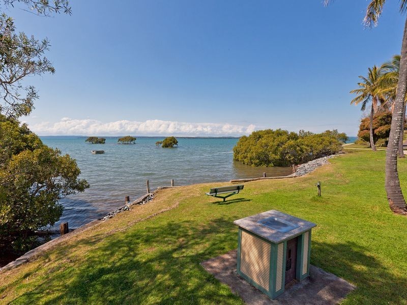 27 Esplanade, Redland Bay QLD 4165