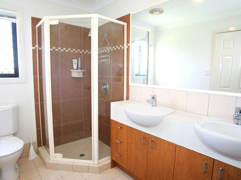 5 Bedarra Street, Redland Bay QLD 4165