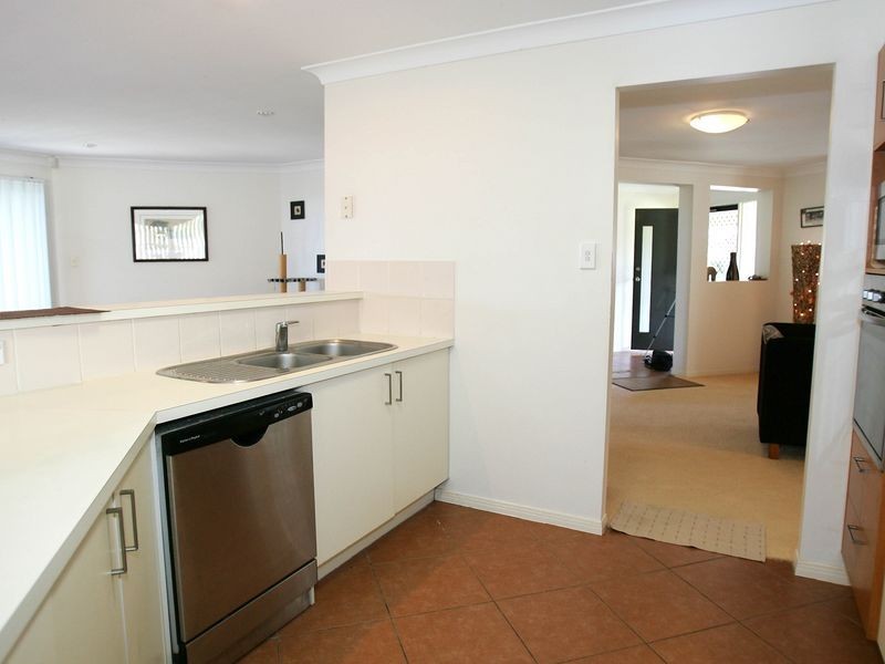 5 Bedarra Street, Redland Bay QLD 4165