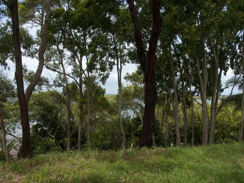 104 Western Rd, Macleay Island QLD 4184