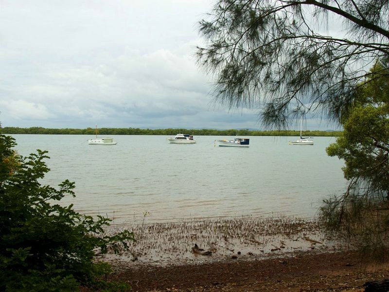 104 Western Rd, Macleay Island QLD 4184