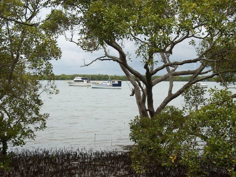 104 Western Rd, Macleay Island QLD 4184