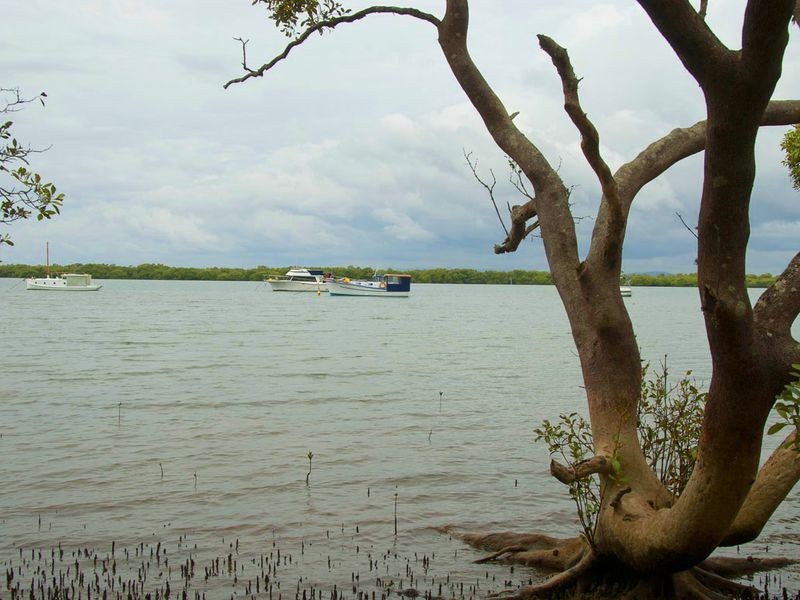 104 Western Rd, Macleay Island QLD 4184