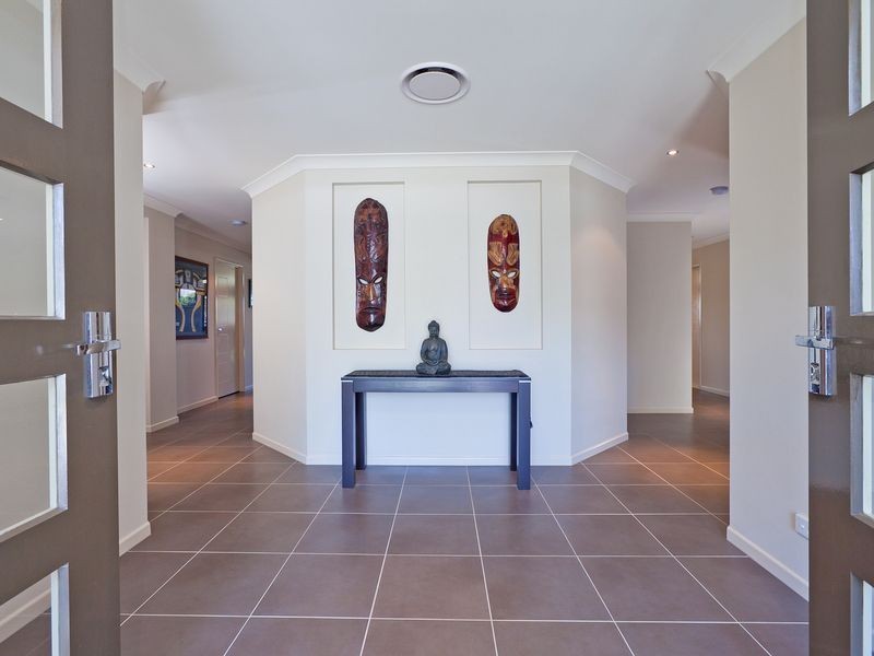 6 Omac Street, Redland Bay QLD 4165