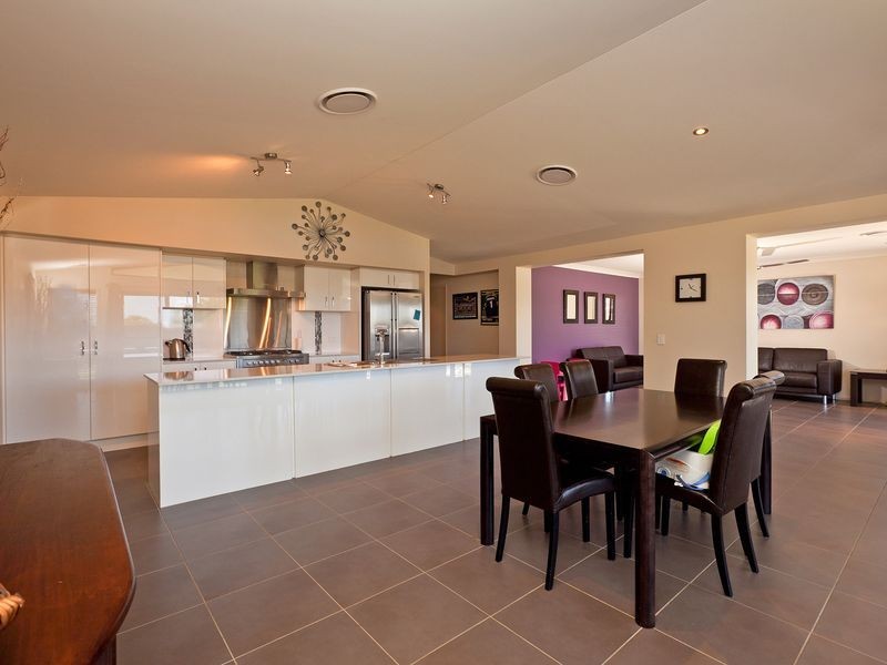 6 Omac Street, Redland Bay QLD 4165