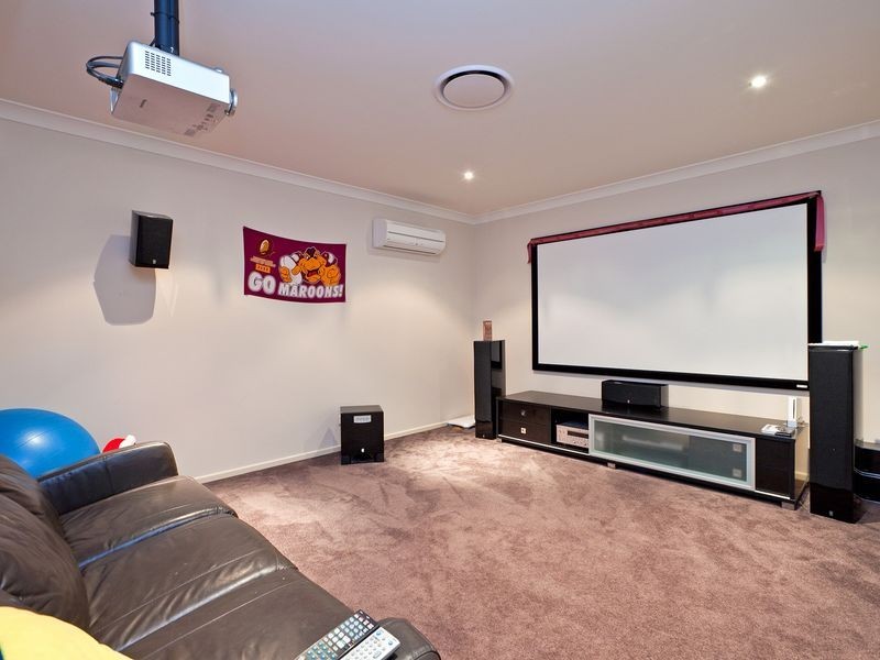 6 Omac Street, Redland Bay QLD 4165