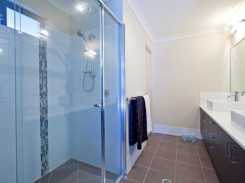 6 Omac Street, Redland Bay QLD 4165