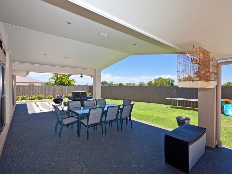 6 Omac Street, Redland Bay QLD 4165