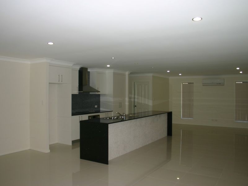 19 Bankswood Drive, Redland Bay QLD 4165