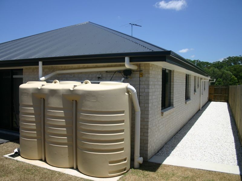 19 Bankswood Drive, Redland Bay QLD 4165