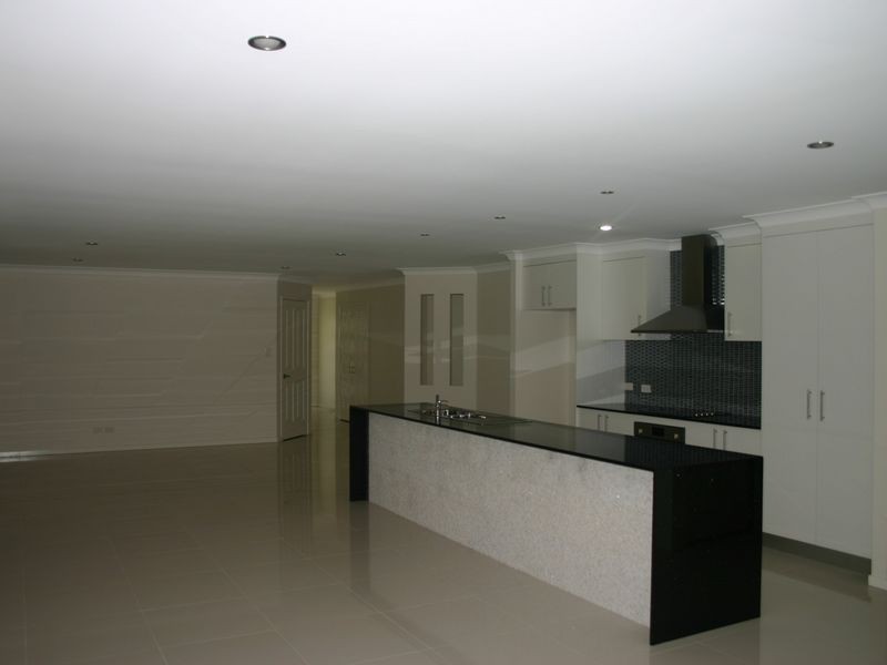 19 Bankswood Drive, Redland Bay QLD 4165