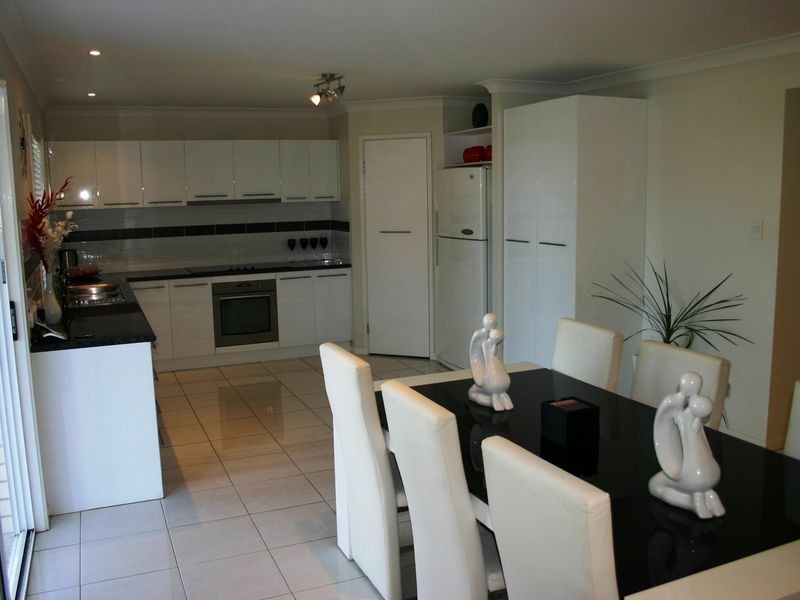 27 Cypress Street, Redland Bay QLD 4165