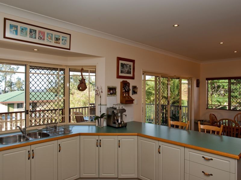 3 Sandra Court, Redland Bay QLD 4165