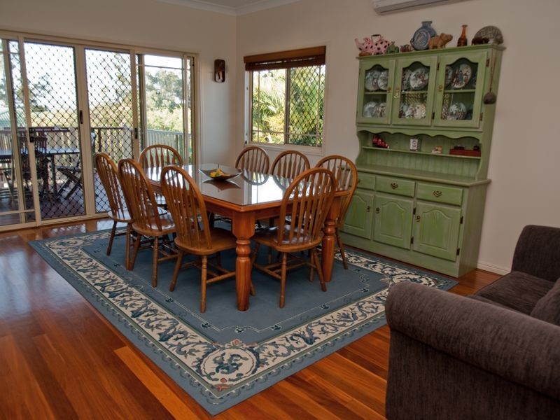 3 Sandra Court, Redland Bay QLD 4165