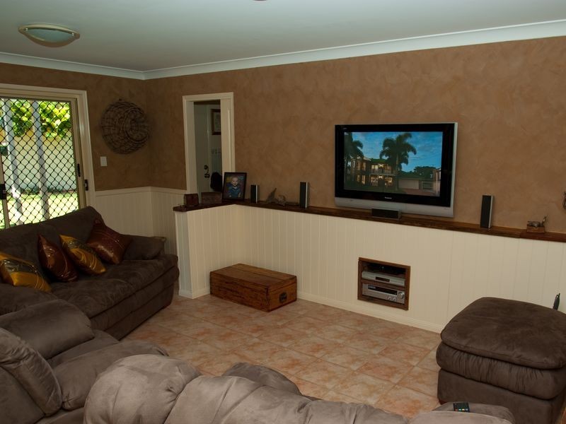 3 Sandra Court, Redland Bay QLD 4165