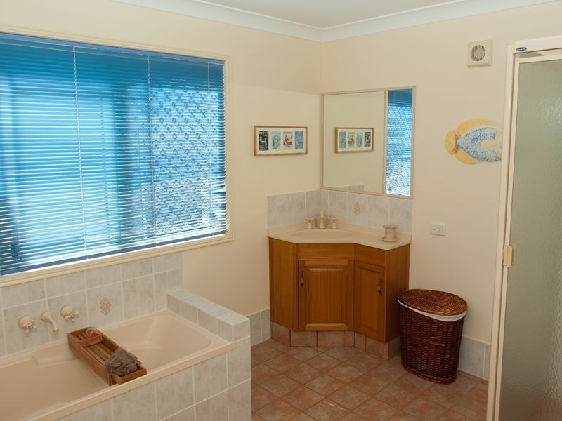 3 Sandra Court, Redland Bay QLD 4165