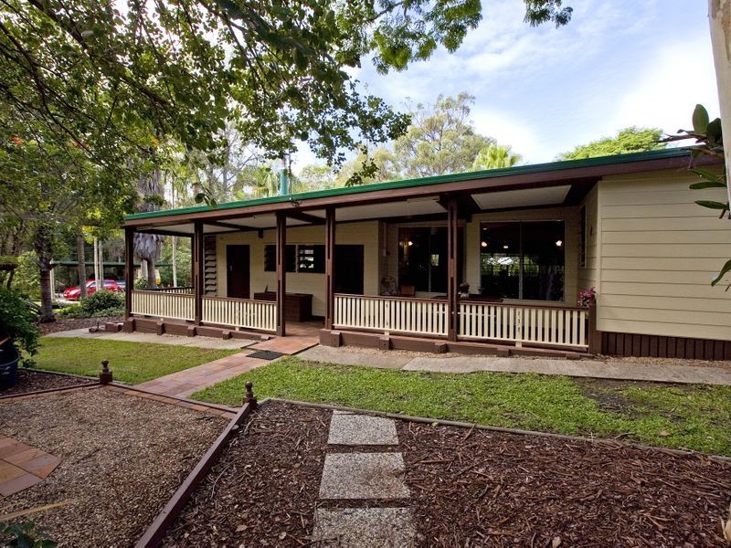 87 Henderson Road, Sheldon QLD 4157