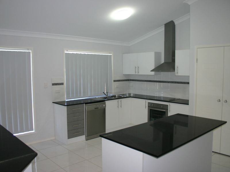 3 Daly Place, Redland Bay QLD 4165