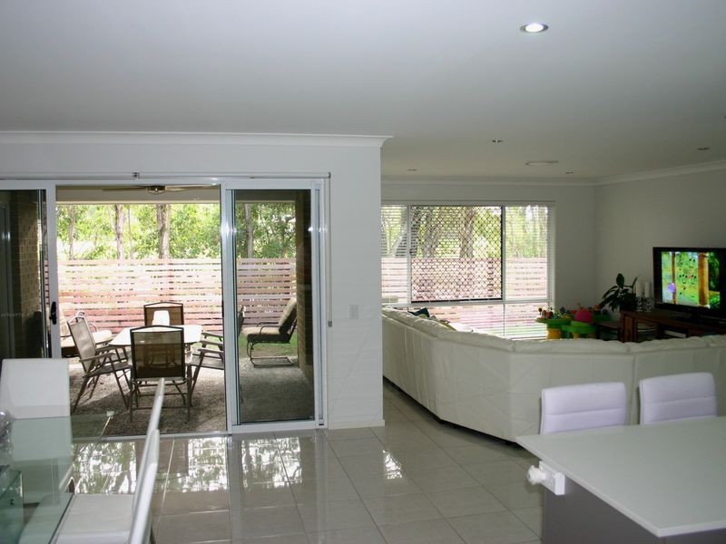 1 Pyrus Place, Redland Bay QLD 4165
