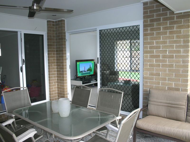 1 Pyrus Place, Redland Bay QLD 4165
