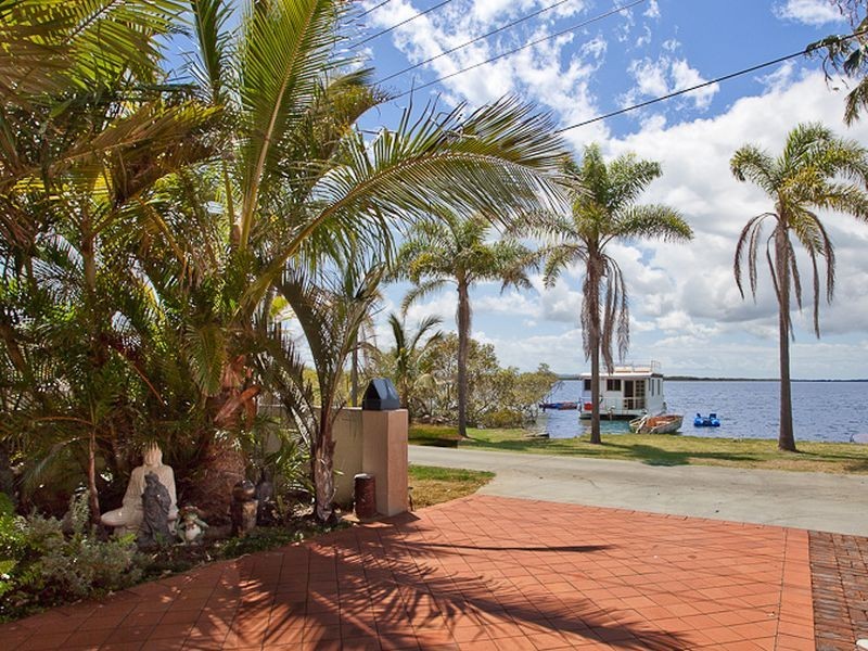 1A Waterfront Easement, Redland Bay QLD 4165