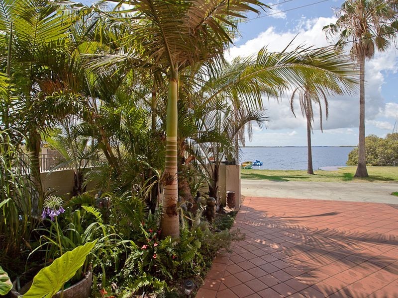 1A Waterfront Easement, Redland Bay QLD 4165