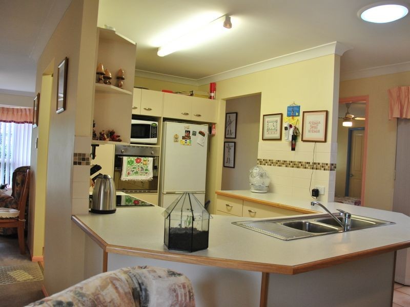 1 Buckler Court, Redland Bay QLD 4165