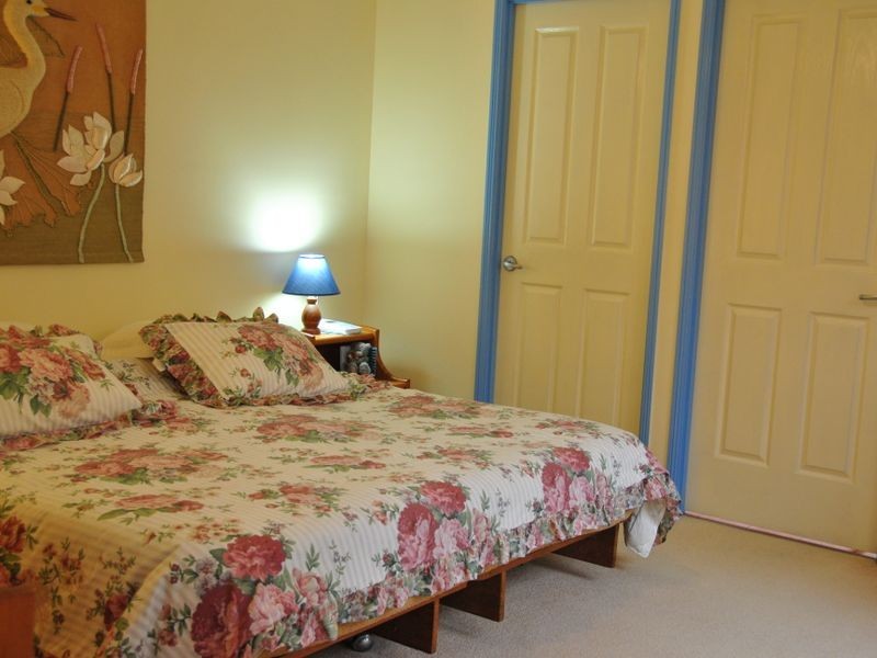 1 Buckler Court, Redland Bay QLD 4165