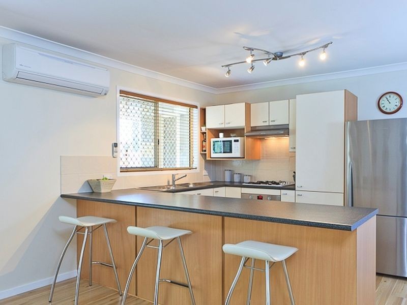 12 Mashie Place, Redland Bay QLD 4165