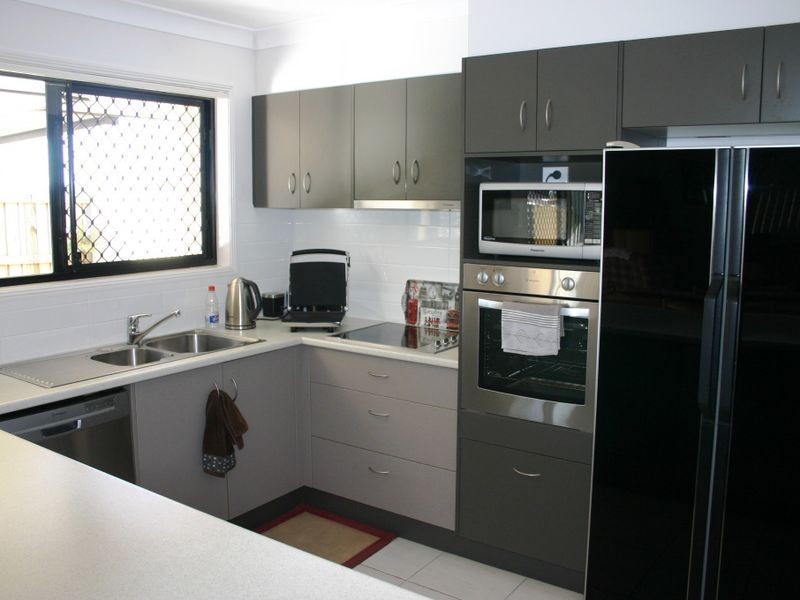 18 Mervyn Crescent, Redland Bay QLD 4165